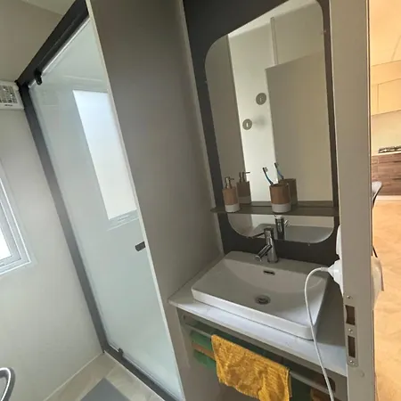 Vue Mer, Jacuzzi, Terrase, Jardin مكان تخييم Saint-Raphaël